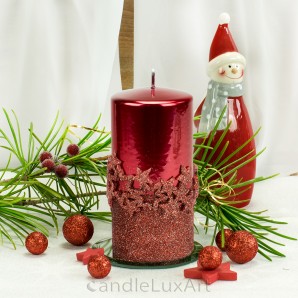 Stumpenkerze 7x14cm Hochglanz Metallic Sternenmuster Rot