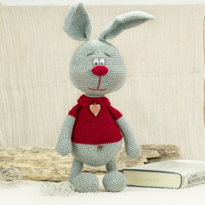 Der Hase grau rot 38cm Glitzerwolle Strickware Amigurumi