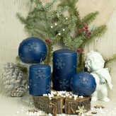 Stumpen Kugel Kerzen Matt 3D Schneeflocken blau